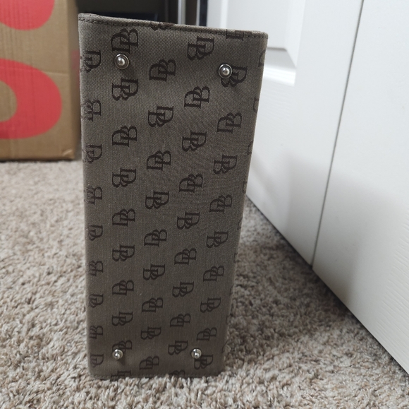 Dooney and Bourke East/West Structured Signature Monogram shoulder bag - Picture 2 of 9